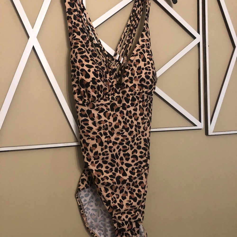 NWT Kona Sol swimsuit